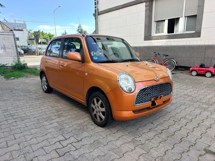 Daihatsu TREVIS