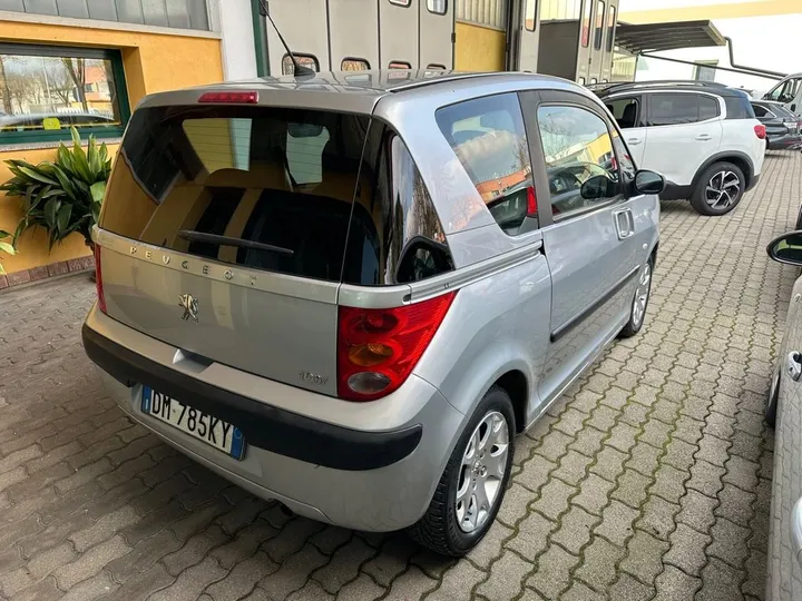 Peugeot 1007