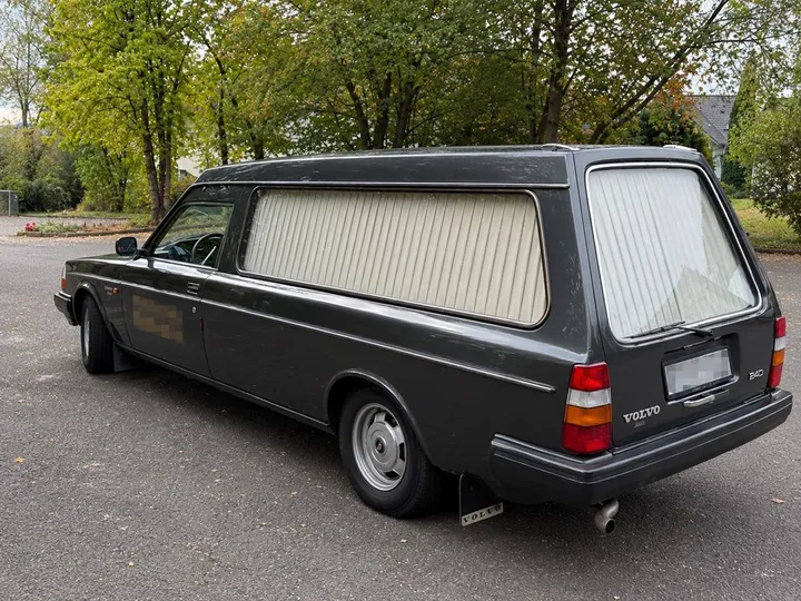 Volvo 245