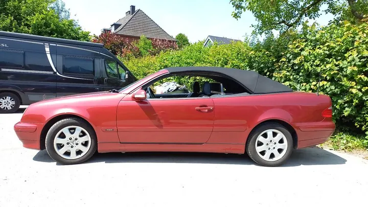 Mercedes-Benz CLK 230