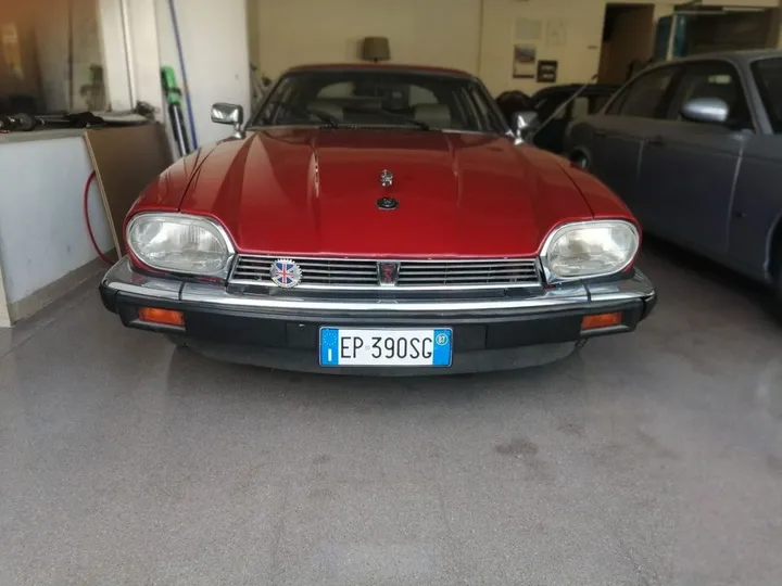 Jaguar XJ