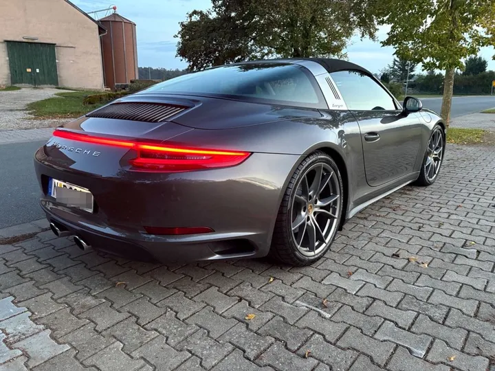 Porsche 991