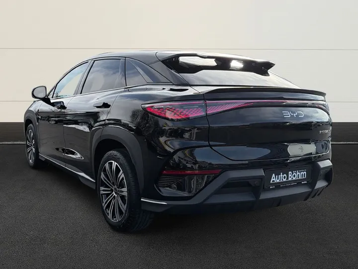 BYD SEALION 7