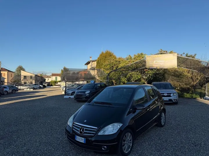 Mercedes-Benz A 180