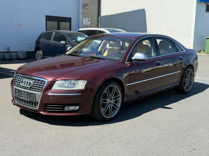 Audi S8