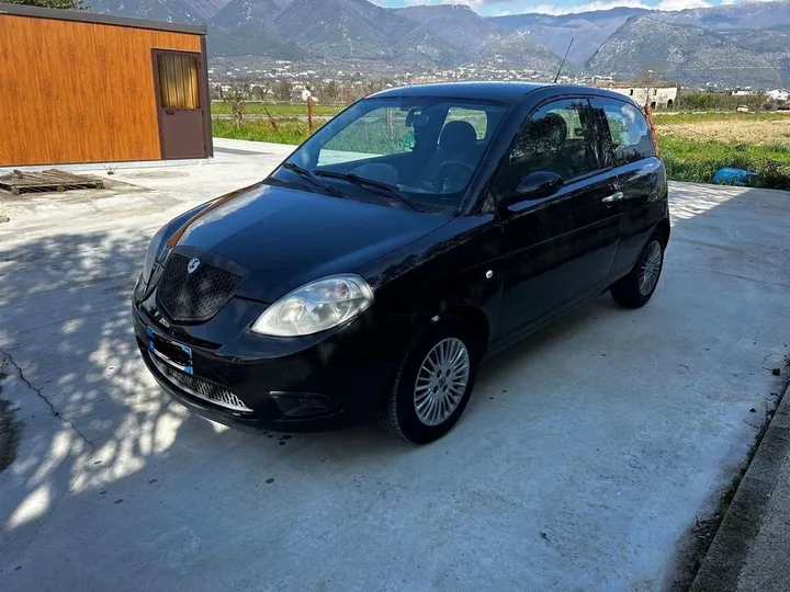 Lancia Ypsilon
