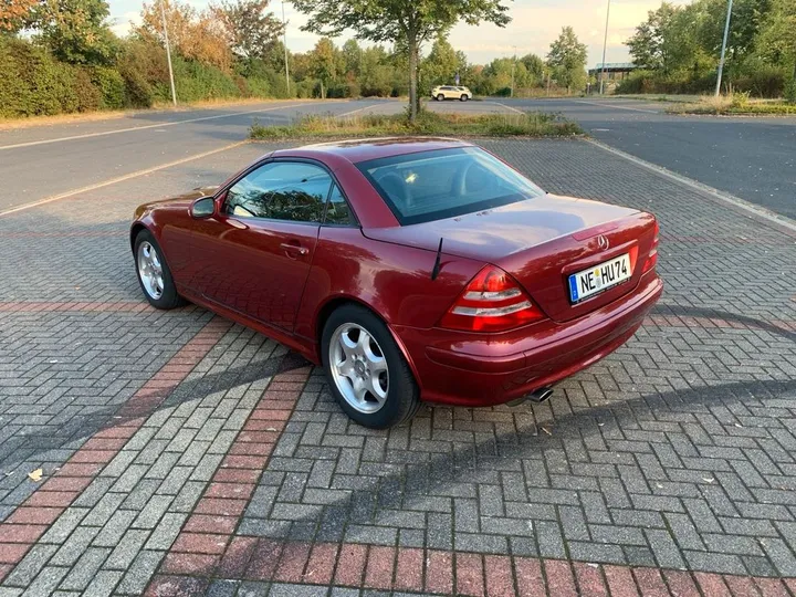 Mercedes-Benz SLK 200