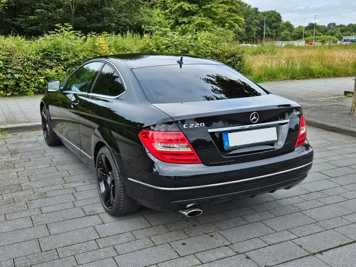 Mercedes-Benz C 220