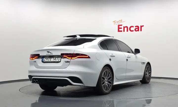 Jaguar XE