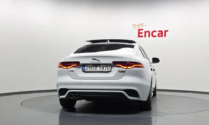 Jaguar XE