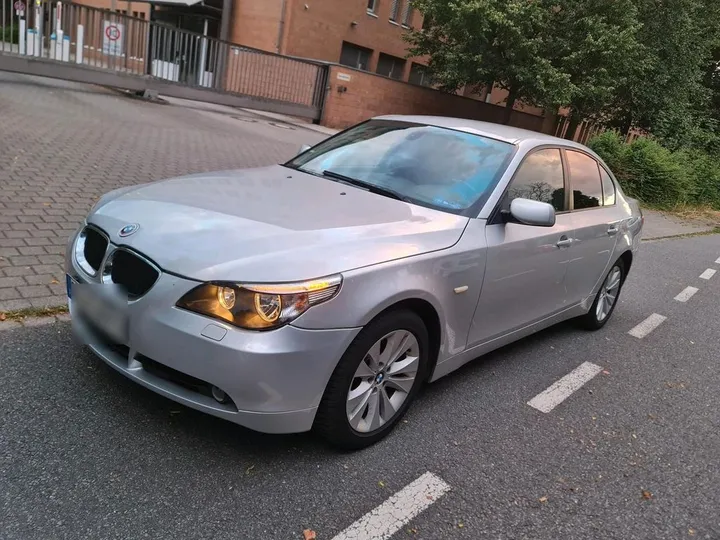 BMW 525