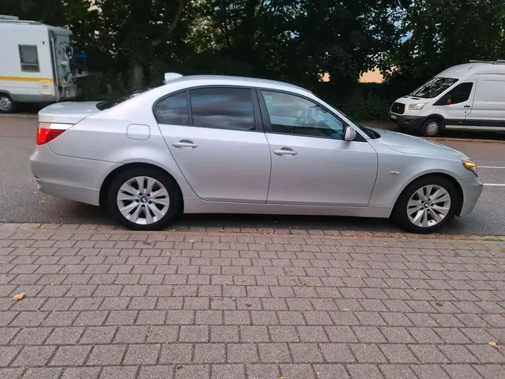 BMW 525
