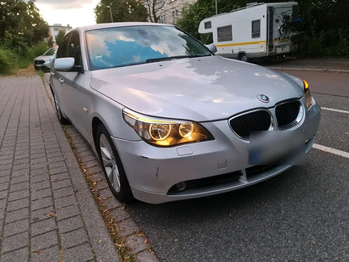 BMW 525
