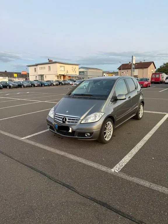 Mercedes-Benz A 180