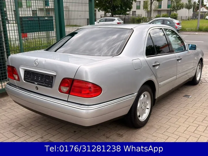 Mercedes-Benz E 220