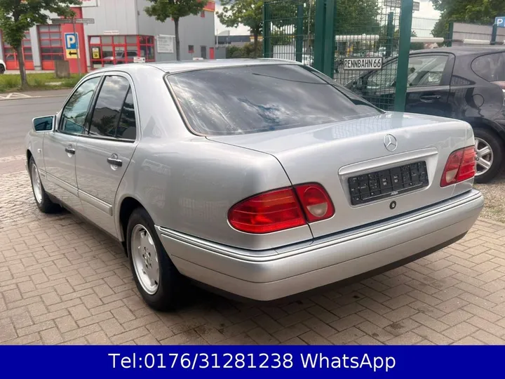 Mercedes-Benz E 220