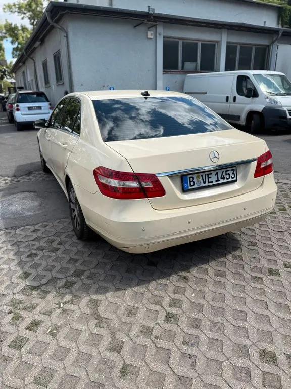 Mercedes-Benz E 200