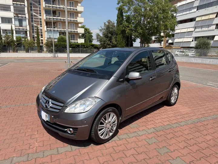 Mercedes-Benz A 180
