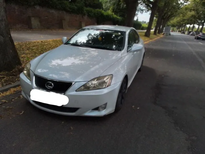 Lexus IS 220