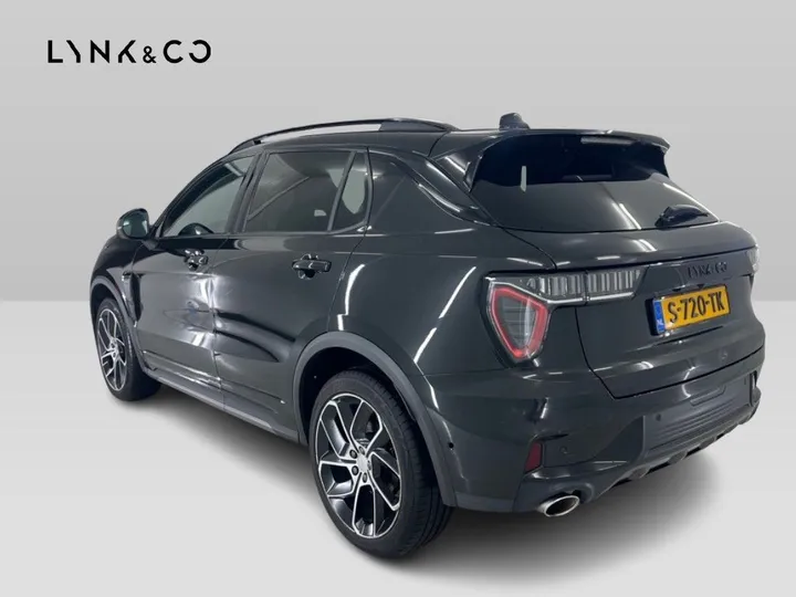 Lynk&Co 01