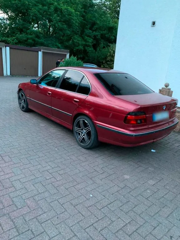 BMW 530