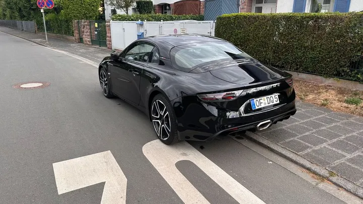Alpine A110