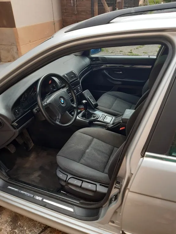 BMW 525