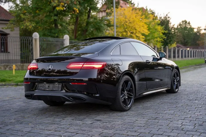 Mercedes-Benz E 220