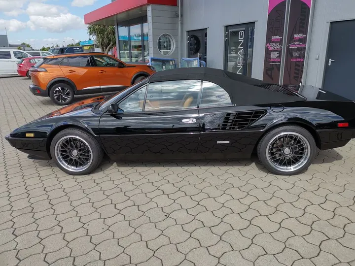 Ferrari Mondial