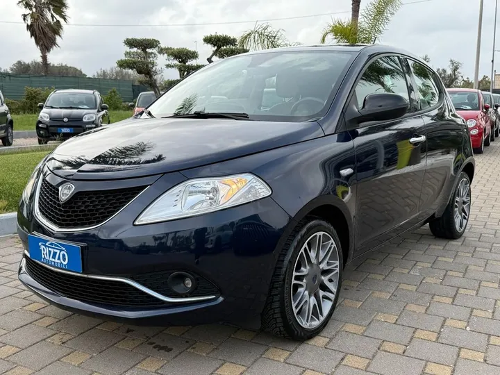 Lancia Ypsilon