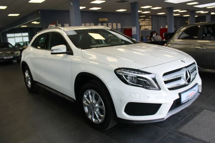 Mercedes-Benz GLA 200