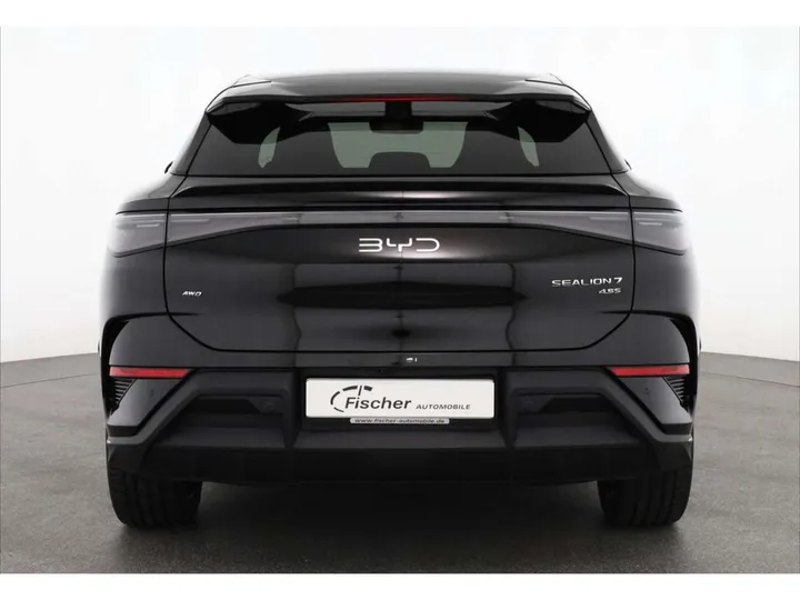 BYD SEALION 7
