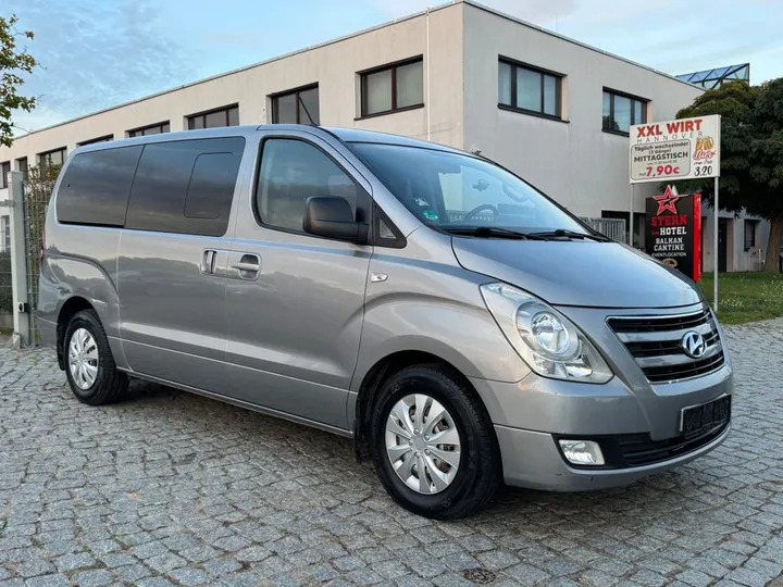 Hyundai H-1 Starex