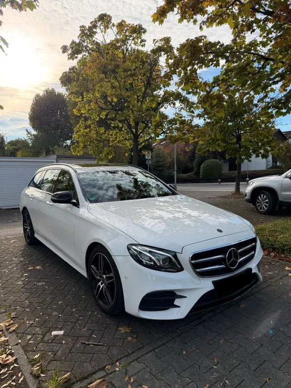 Mercedes-Benz E 220