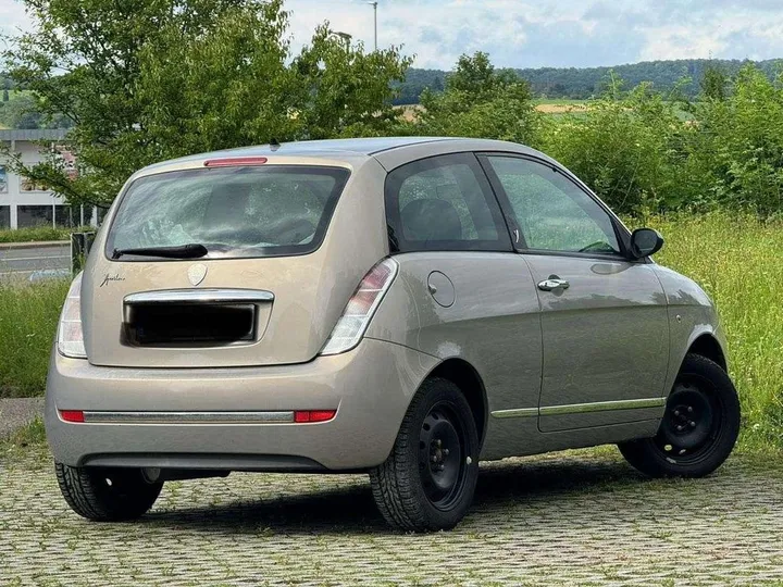 Lancia Ypsilon