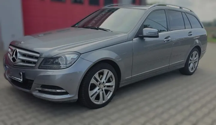 Mercedes-Benz 200