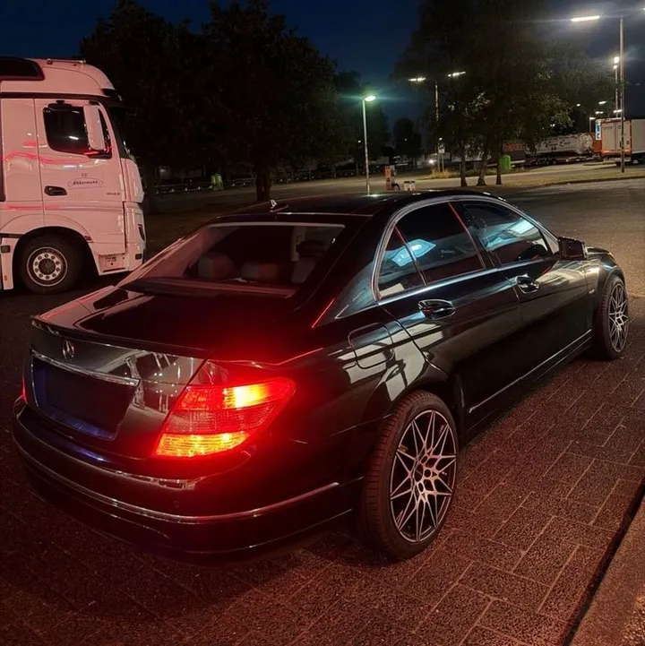 Mercedes-Benz C 180