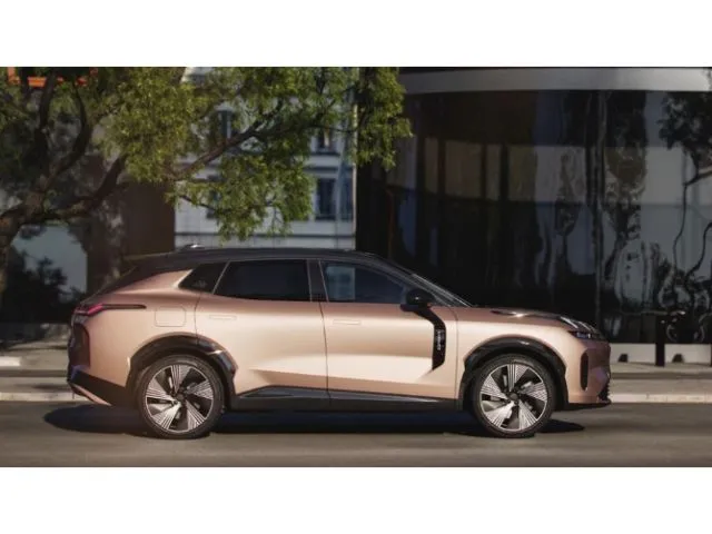 Lynk&Co 08