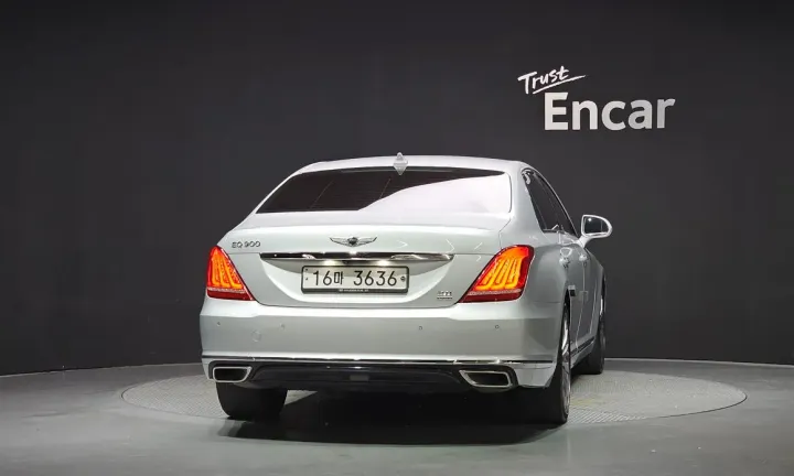 Genesis EQ900