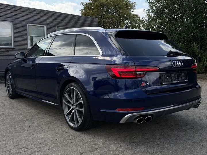 Audi S4