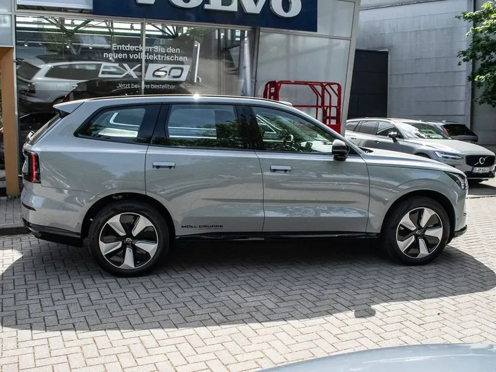 Volvo EX90