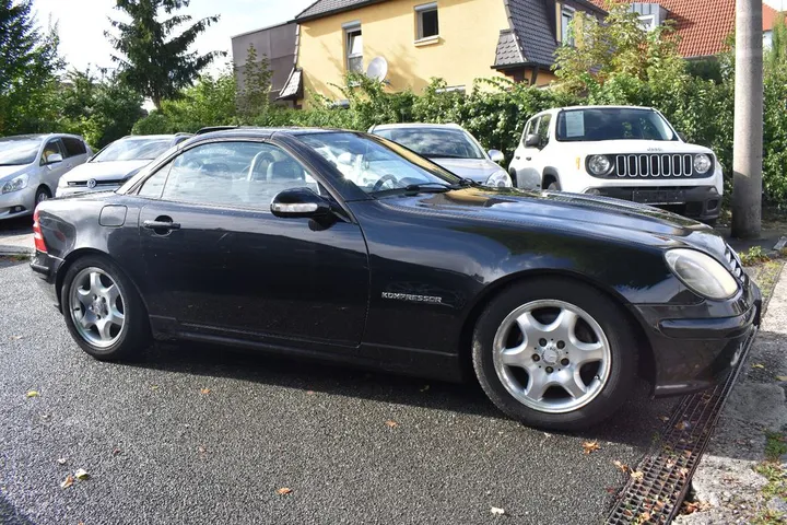 Mercedes-Benz SLK 230