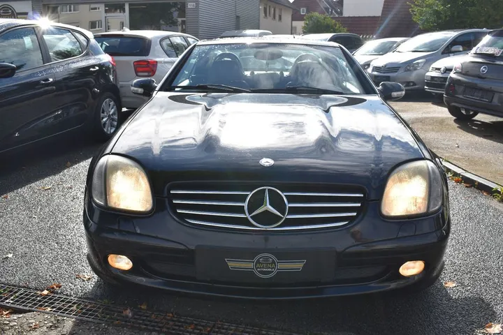 Mercedes-Benz SLK 230