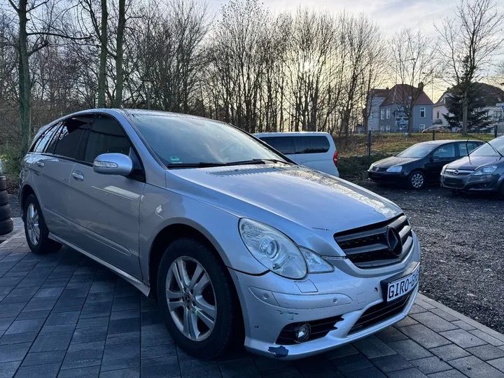 Mercedes-Benz R 320