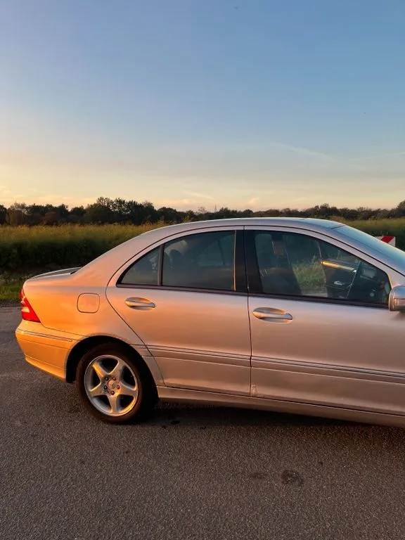 Mercedes-Benz C 200
