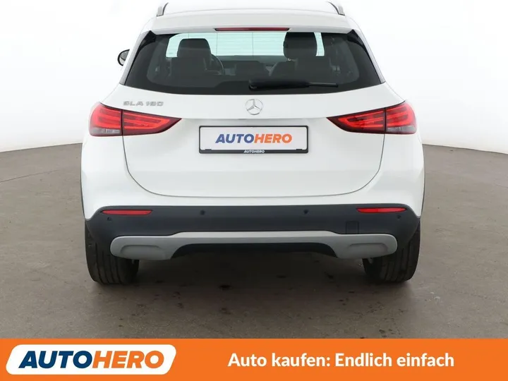 Mercedes-Benz GLA 180