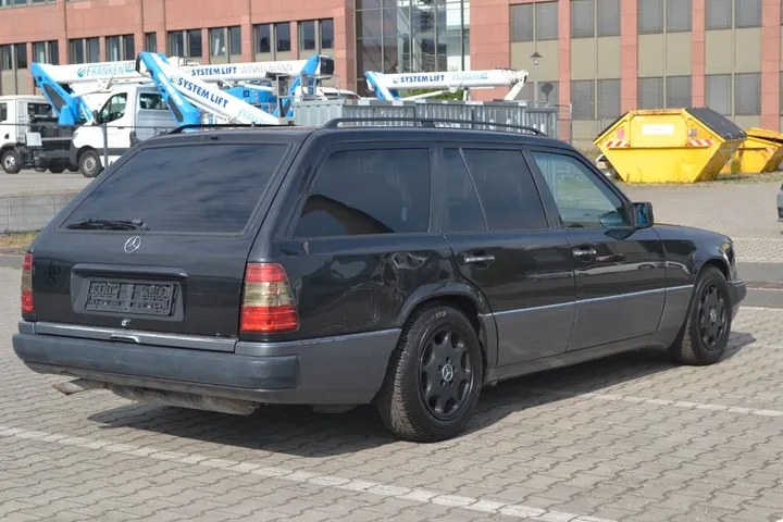 Mercedes-Benz E 300
