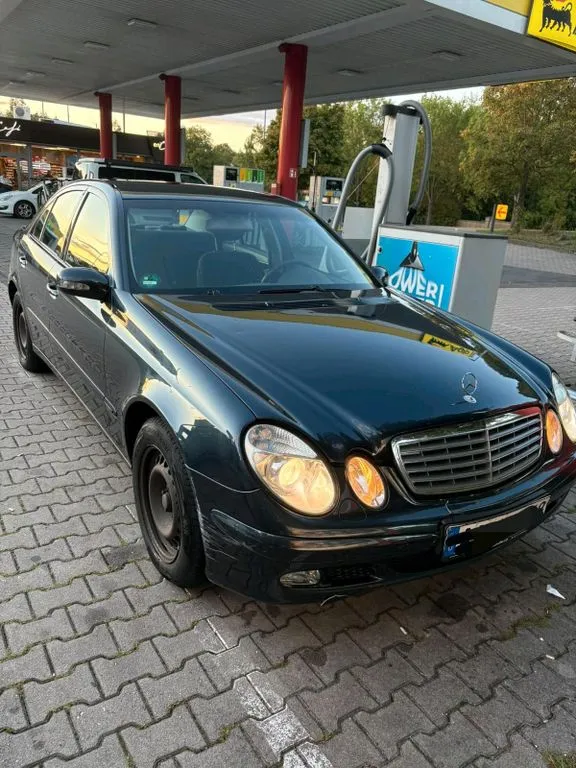 Mercedes-Benz E 220