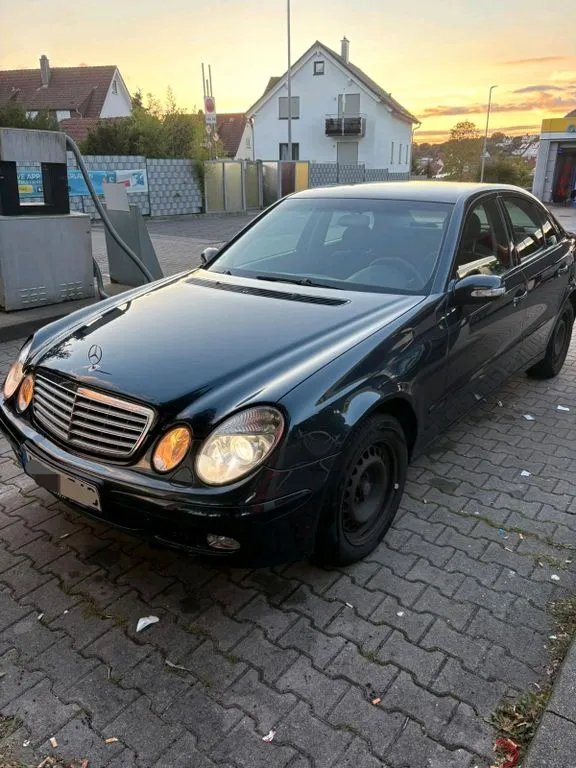 Mercedes-Benz E 220