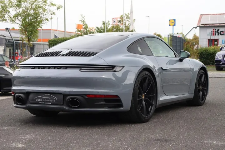 Porsche 992